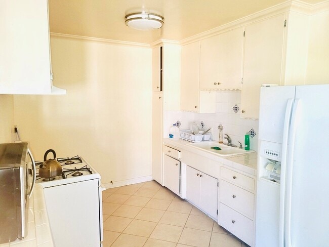 1009-1013 N. Marguerita Ave. LLC in Alhambra, CA - Building Photo - Building Photo