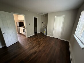 201 Woodnell St in Greensboro, NC - Building Photo - Building Photo