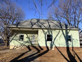 425 S Main St in Holstein, IA - Building Photo