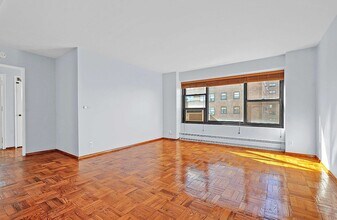 21-80-80 33rd Rd in Queens, NY - Building Photo - Building Photo