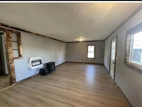 820 N Owensby St in La Plata, MO - Foto de edificio - Building Photo