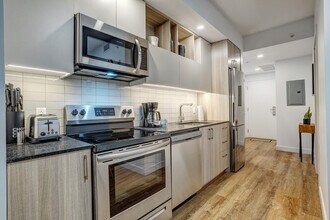 2100 Rue de Bleury in Montréal, QC - Building Photo - Building Photo