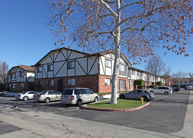 Windsor Heights in National City, CA - Building Photo - Building Photo