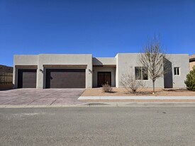 12 Pinon Doblado in Santa Fe, NM - Building Photo