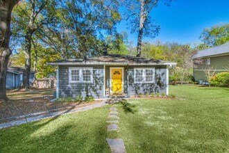 250 Lake Dr in Norcross, GA - Building Photo - Building Photo