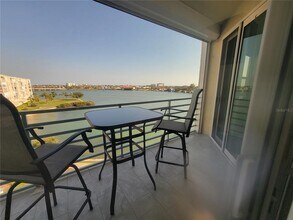 7912 Sailboat Key Blvd S in South Pasadena, FL - Building Photo - Building Photo