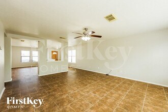 5060 Viking Coral in San Antonio, TX - Building Photo - Building Photo