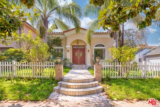 12219 Darlington Ave in Los Angeles, CA - Building Photo - Building Photo