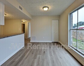 7201 Arlington Expy in Jacksonville, FL - Building Photo - Building Photo
