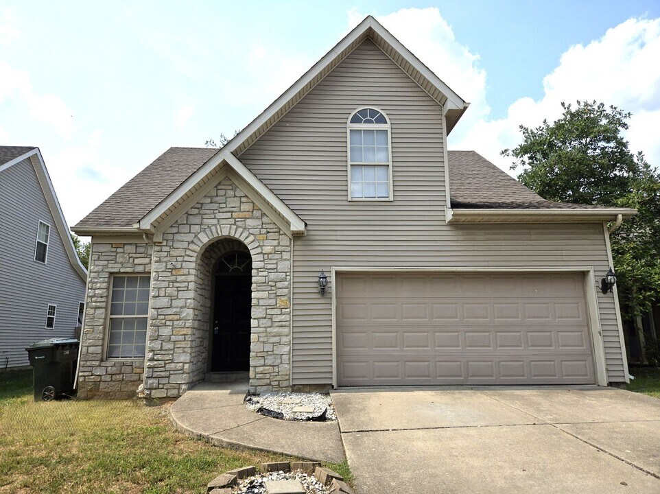 2168 Market Garden Ln in Lexington, KY - Building Photo