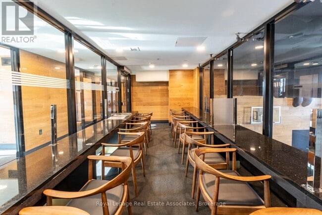 145 Columbia St W in Waterloo, ON - Building Photo - Building Photo