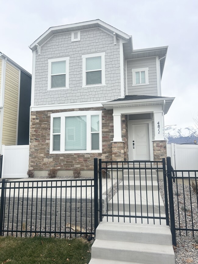 property at 4811 Pocosin Ct