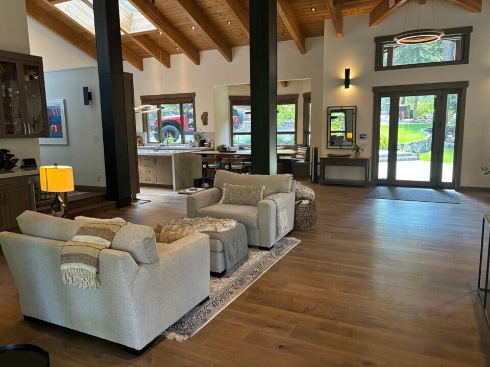 245 Estates Dr in Incline Village, NV - Building Photo