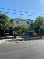 1492 W 27th St, Unit 1 in Los Angeles, CA - Building Photo