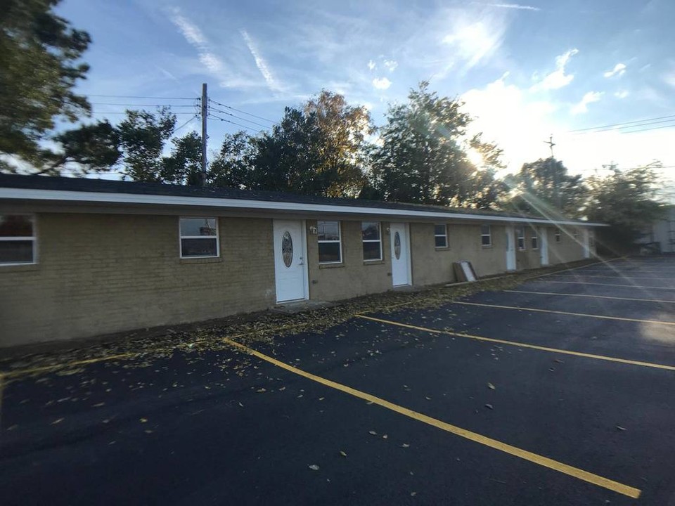 14 UNIT MULTI-FAMILY COMPLEX in Jonesboro, AR - Foto de edificio