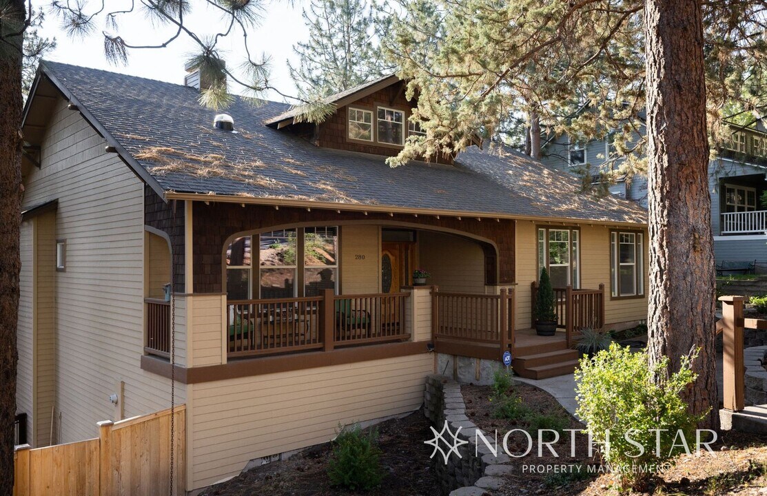 280 NW 17th St in Bend, OR - Building Photo