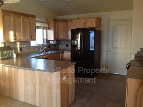 605 Mesa Vista Dr in Farmington, NM - Building Photo - Building Photo