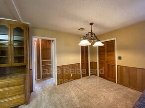 6017 NW 56th St in Warr Acres, OK - Building Photo - Building Photo