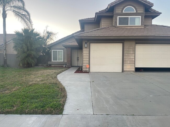 property at 1076 Oxford Ln