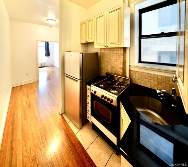 property at 211 W 88th St