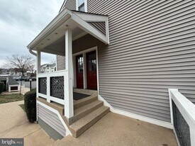 12926 Grays Pointe Rd in Fairfax, VA - Building Photo