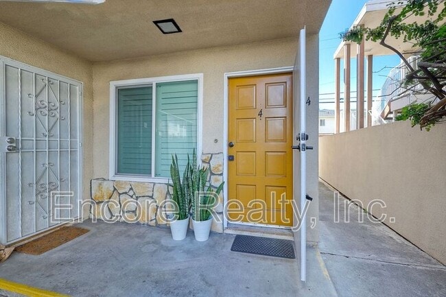 property at 4070 Illinois St