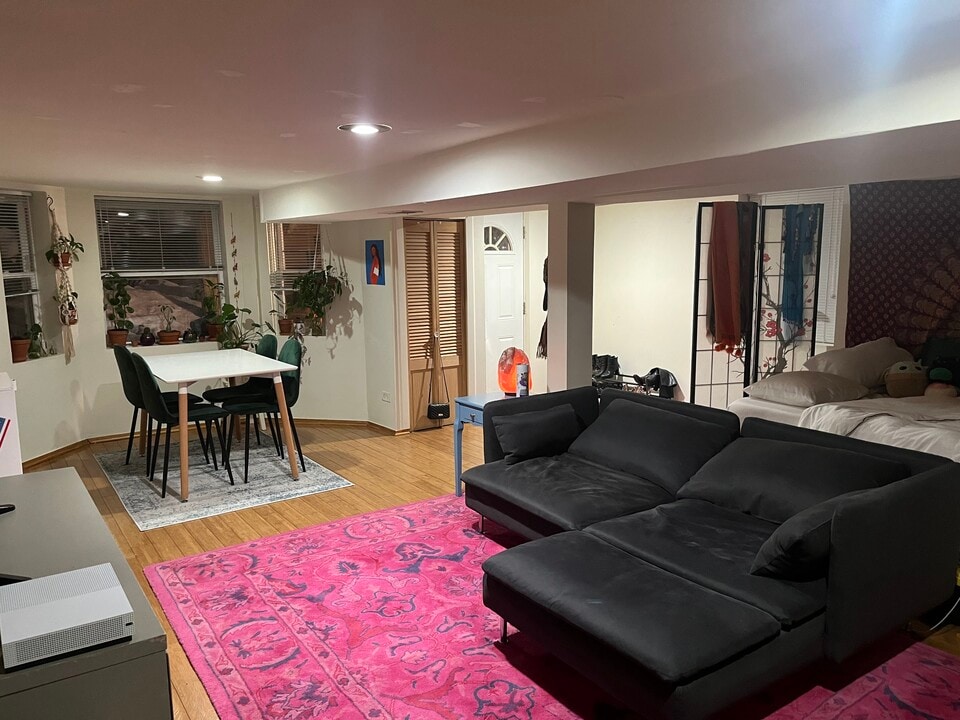 2941 N Whipple St, Unit Garden in Chicago, IL - Foto de edificio