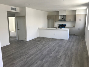 Tobias Apartments in Panorama City, CA - Building Photo - Building Photo