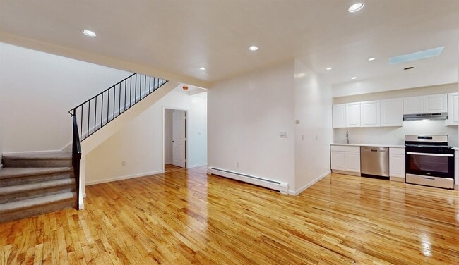 604 4th St in Hoboken, NJ - Building Photo - Building Photo