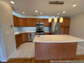 50 Green St in Brookline, MA - Building Photo - Building Photo