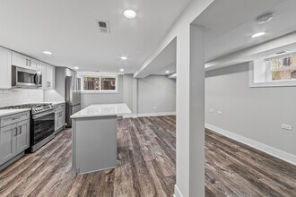 2144 W Shakespeare Ave in Chicago, IL - Building Photo - Building Photo