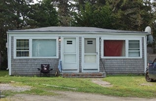 69-73 Lower County Rd in Dennisport, MA - Foto de edificio