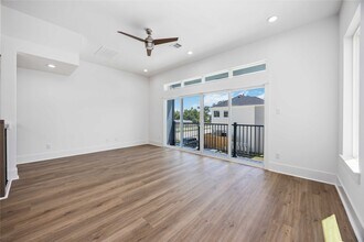 1941 Knoll St in Houston, TX - Building Photo - Building Photo