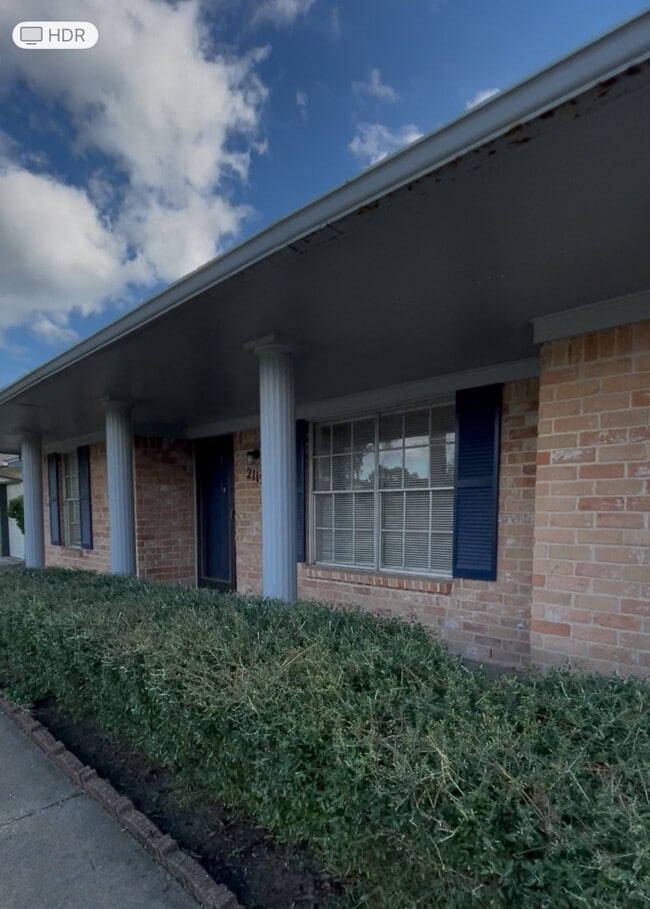 2115 Yorktown Ct S in League City, TX - Building Photo - Building Photo