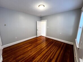 532 High St, Unit 2 in Middletown, CT - Building Photo - Building Photo