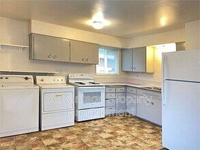 1523 NW Kings Blvd in Corvallis, OR - Foto de edificio - Building Photo