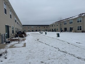 226 Wildmeadow Ln in Woodstock, IL - Building Photo - Building Photo