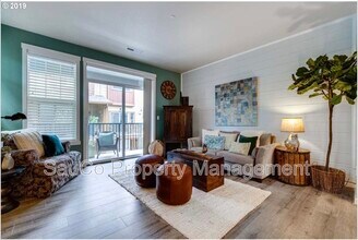 175 NE 80th Ave in Beaverton, OR - Building Photo - Building Photo