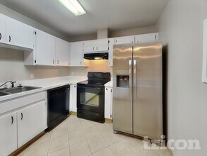 4317 Longshore Dr in Land O Lakes, FL - Building Photo - Building Photo