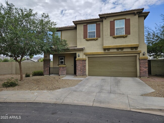 property at 3425 E Wayland Dr