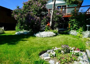 580 Waddell St in Homer, AK - Building Photo