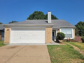 7821 Estates Way in Rowlett, TX - Building Photo
