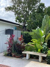 2230 N 50th Ave in Hollywood, FL - Foto de edificio - Building Photo