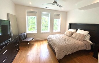 261 Leverington Ave in Philadelphia, PA - Building Photo - Building Photo