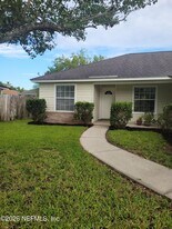 570 Manship Dr in Jacksonville, FL - Building Photo