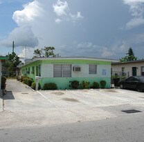 625-627 NW 15th Ter Apartments