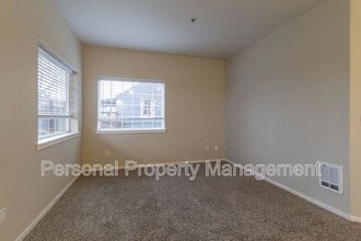 116 S Main Ave in Ridgefield, WA - Building Photo - Building Photo