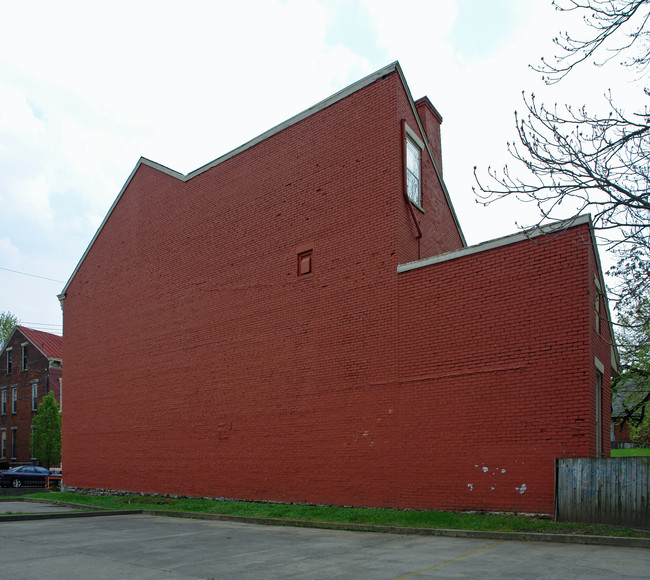 1043 Banklick St in Covington, KY - Foto de edificio - Building Photo