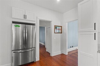 15 1/2 Bayview Ave in Newport, RI - Building Photo - Building Photo