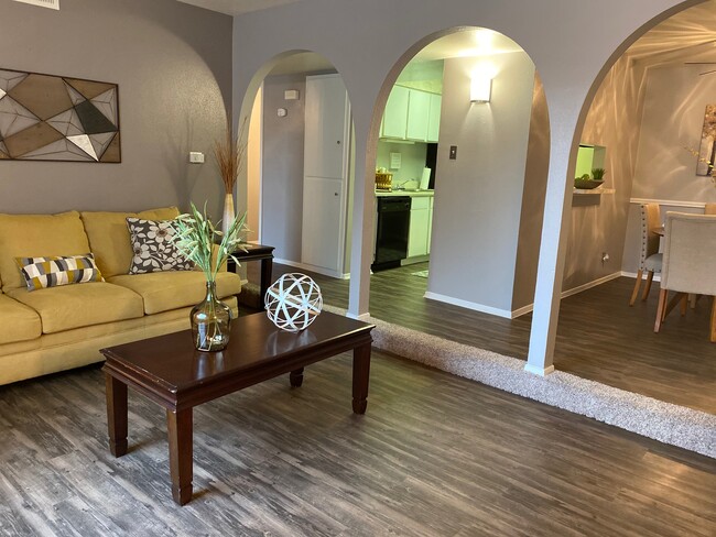 Wellington Estates in San Antonio, TX - Building Photo - Building Photo